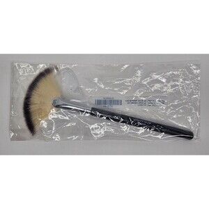 Younique Fan Brush New Sealed